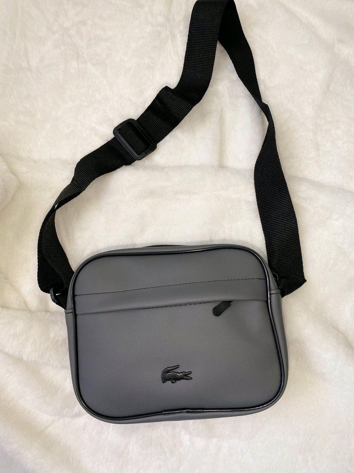 ساكوشات Lacoste