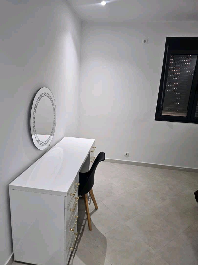 شقة F4 فيني للبيع بعقد ملكية ودفتر عقاري 0540755291