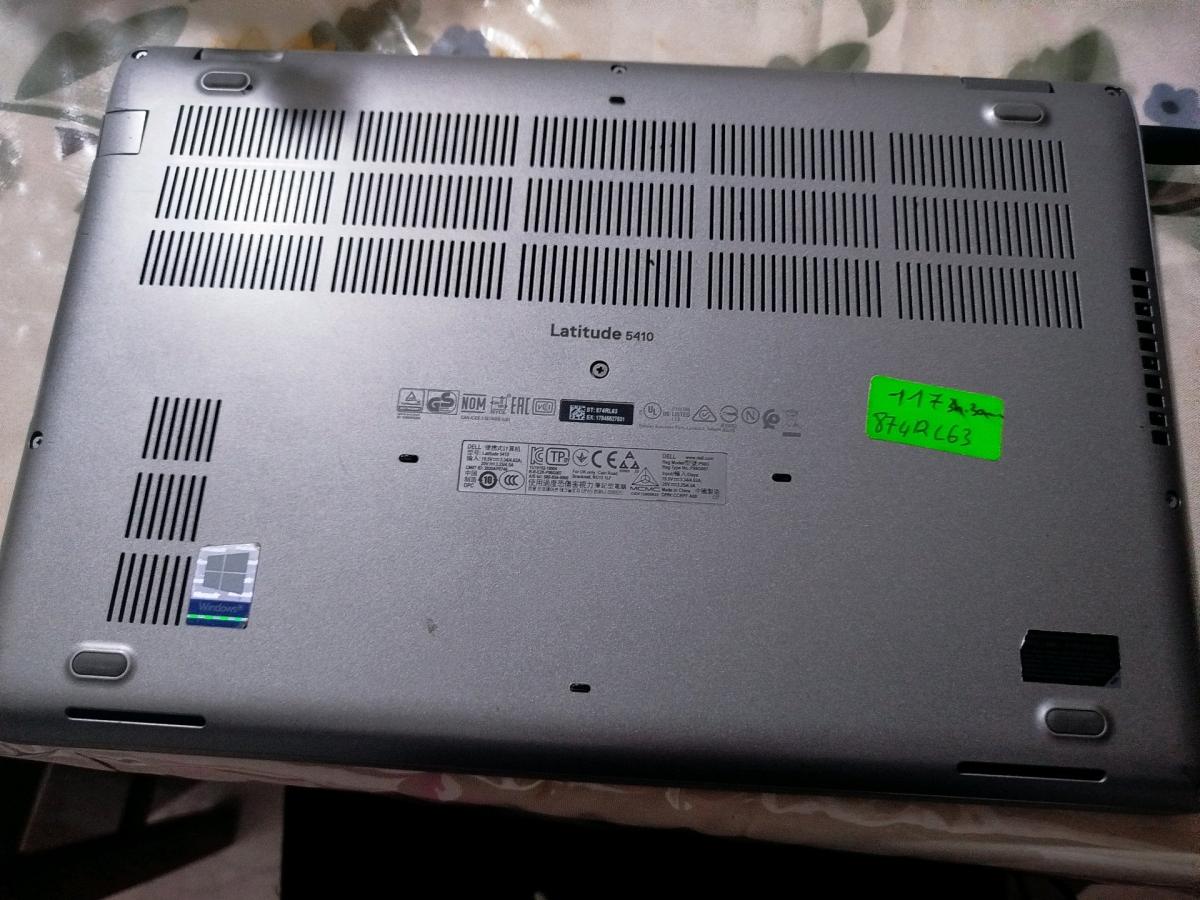 حاسوب محمول من نوع dell