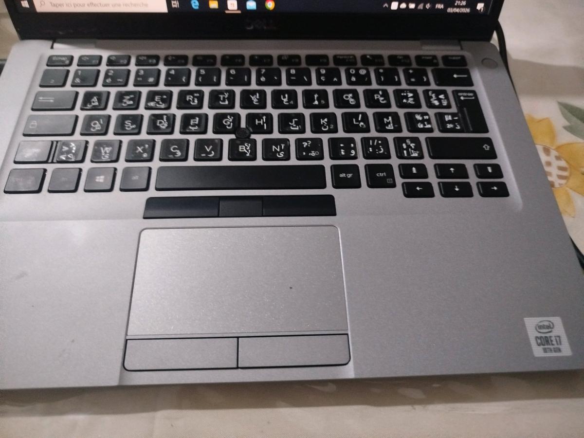 حاسوب محمول من نوع dell