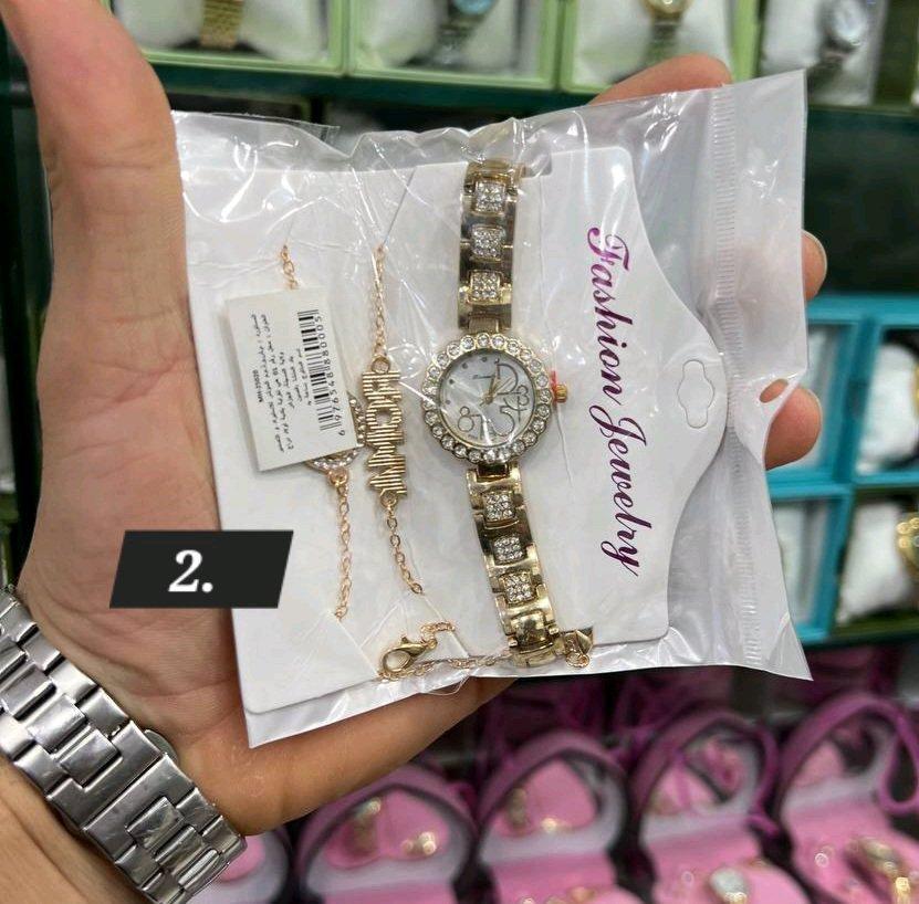 طقم نسائي ساعة و 2 براسلي