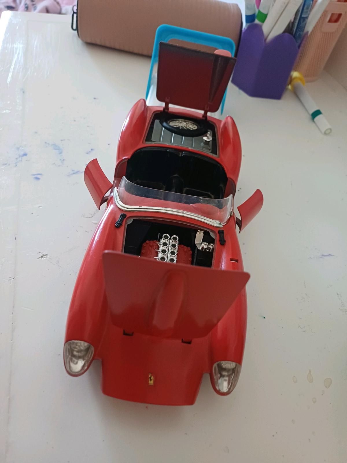 Bburago 1957 Ferrari 250 Testa Rossa  نموذج