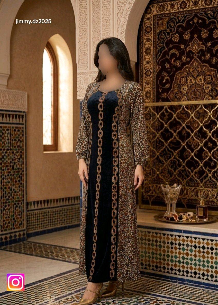 عباية قطيفة روايال  الكمية محدودة احجزي فستانك الآن