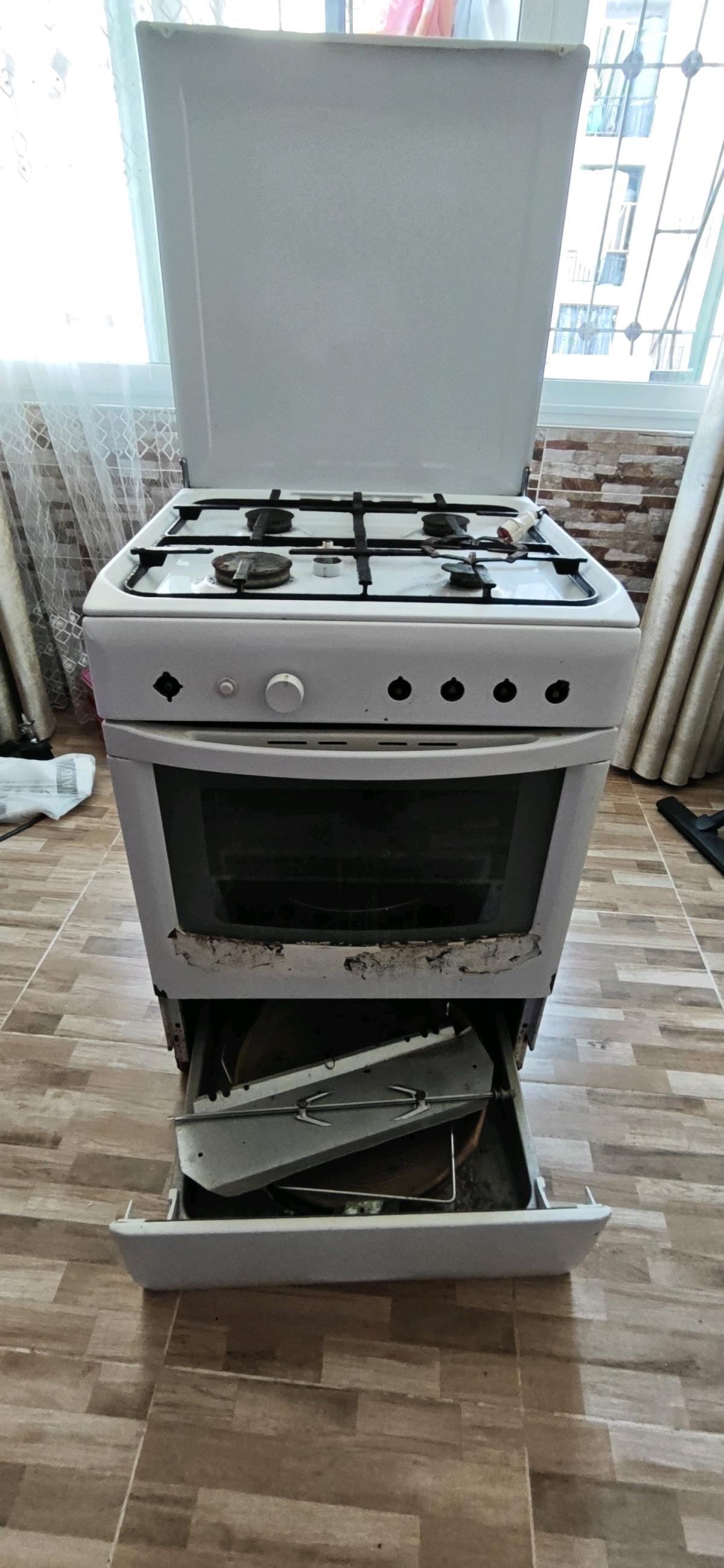 cuisinire Ariston en fonctionnement