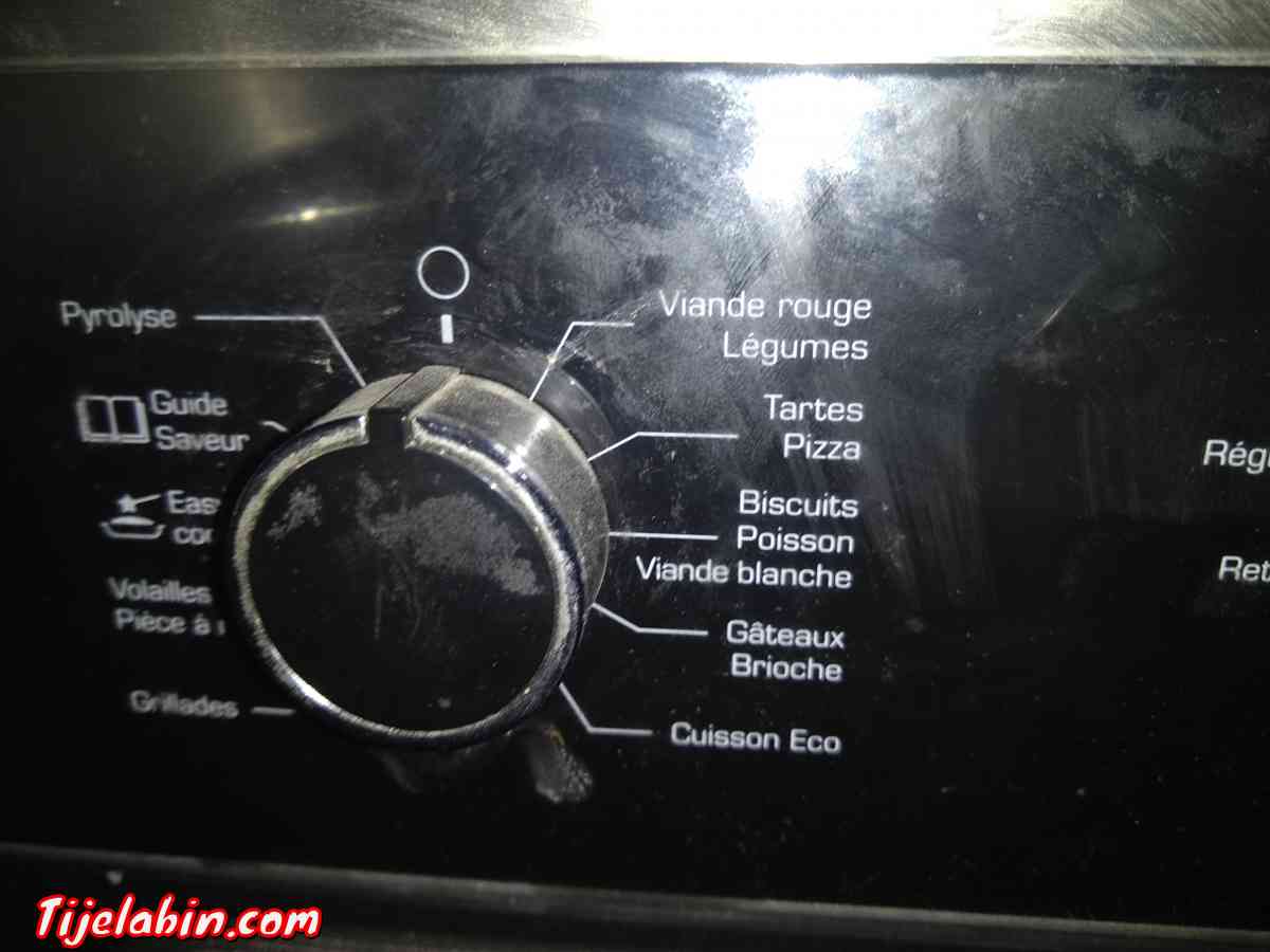 four encastrable pyrolyse électrique