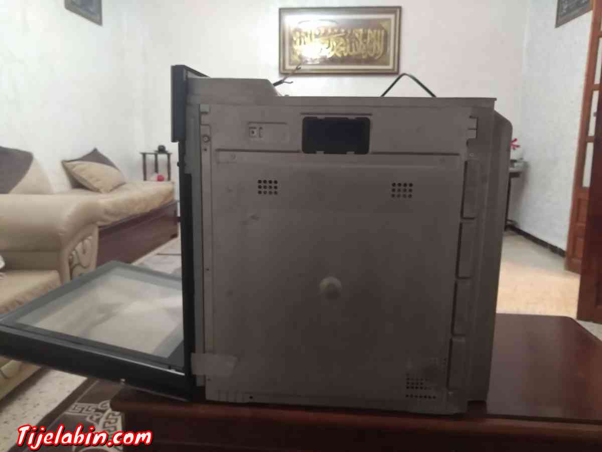 four encastrable pyrolyse électrique