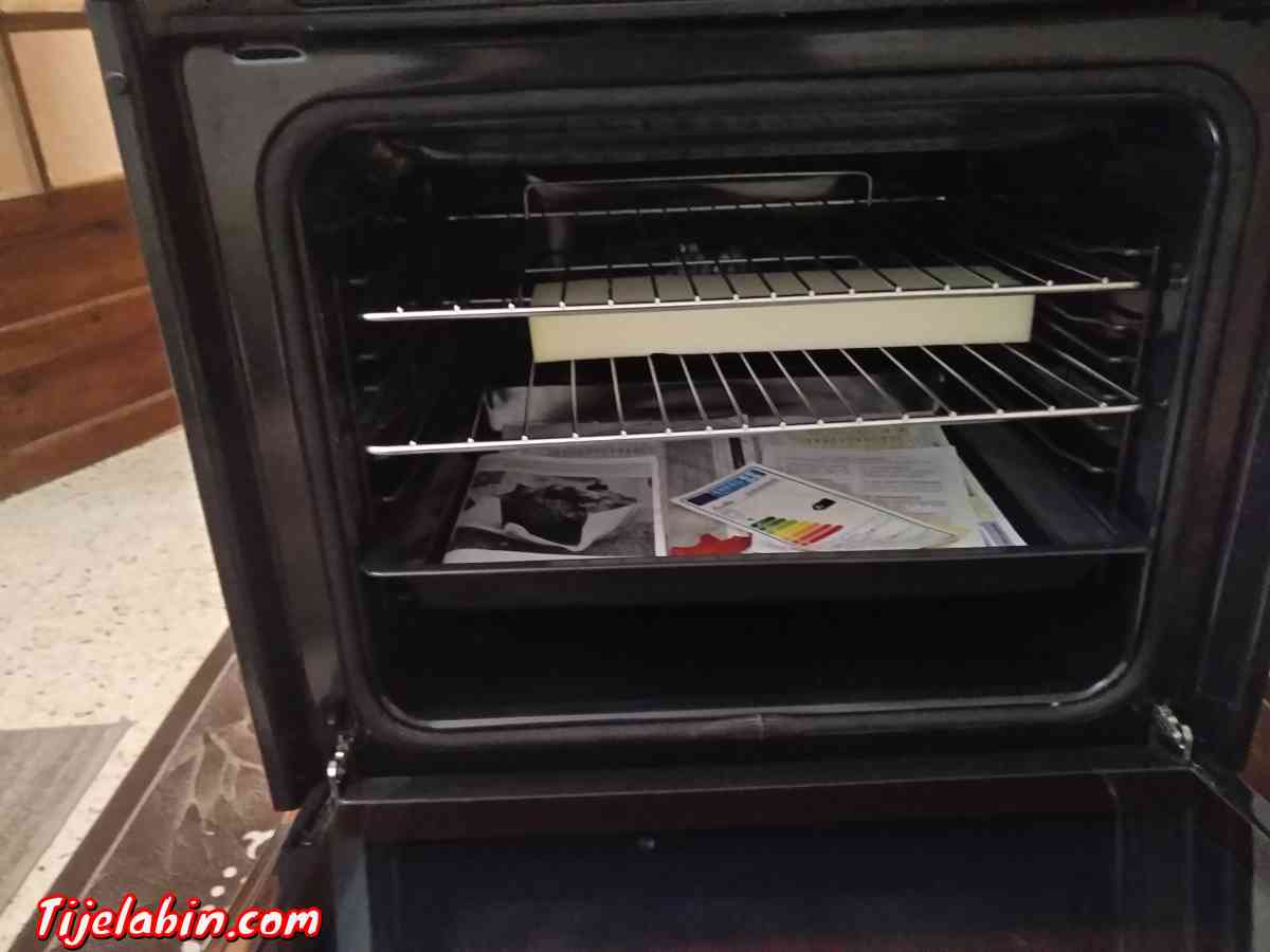 four encastrable pyrolyse électrique