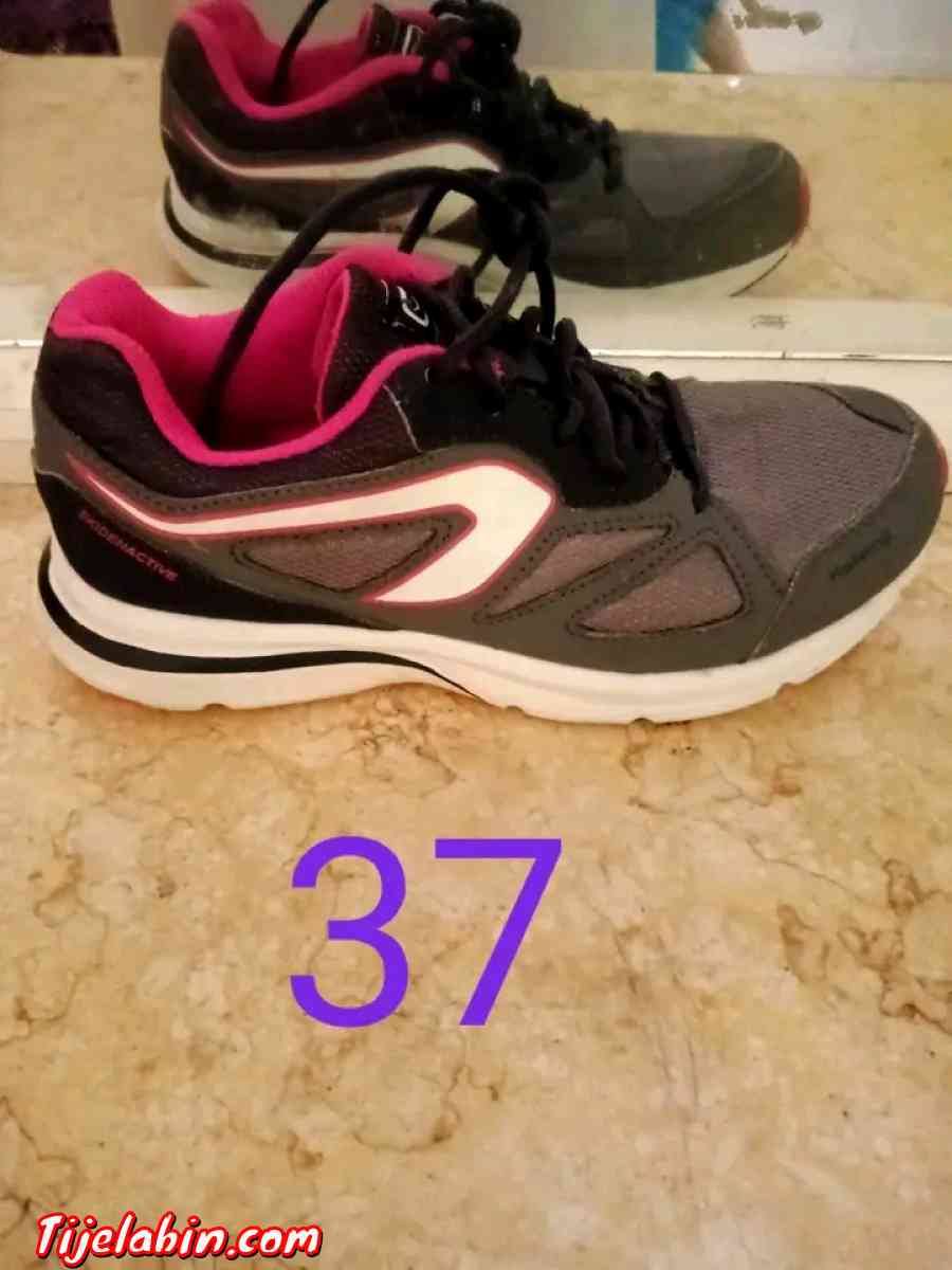 السلام عليكم سلعة اوريجينال جملة مرحبا بالجميع عندي72حبة