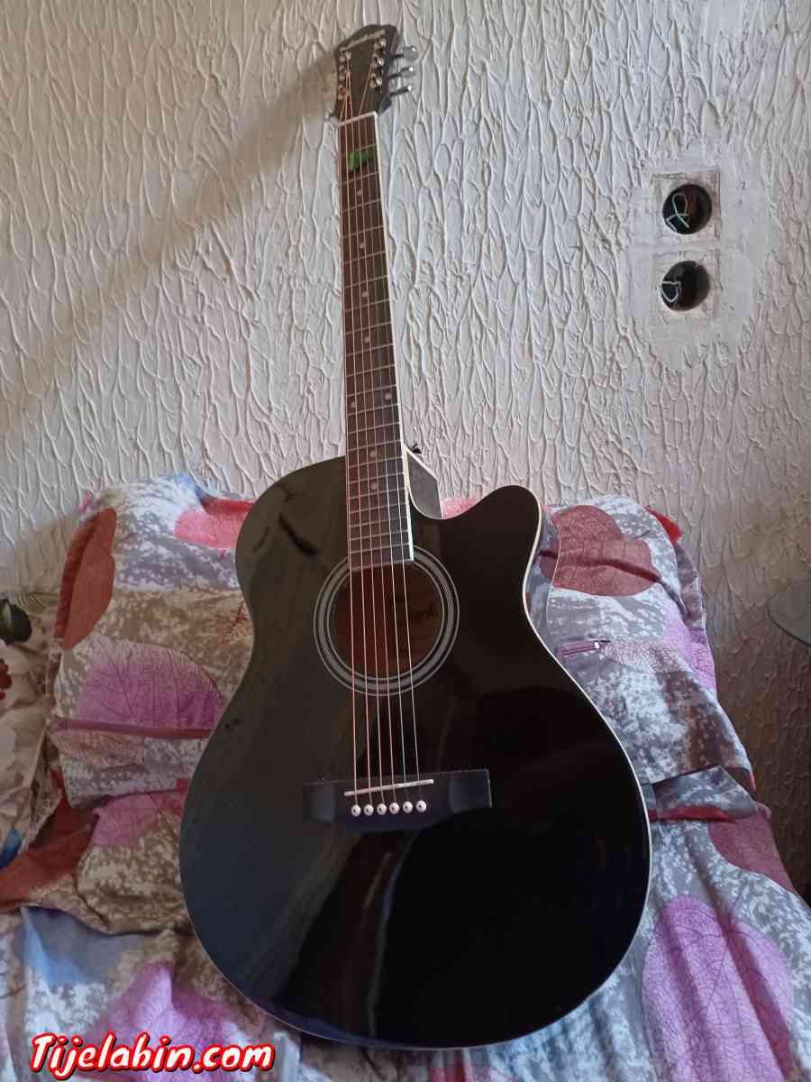 guitare acoustique neuve couleur noir 6 corde avec pochette