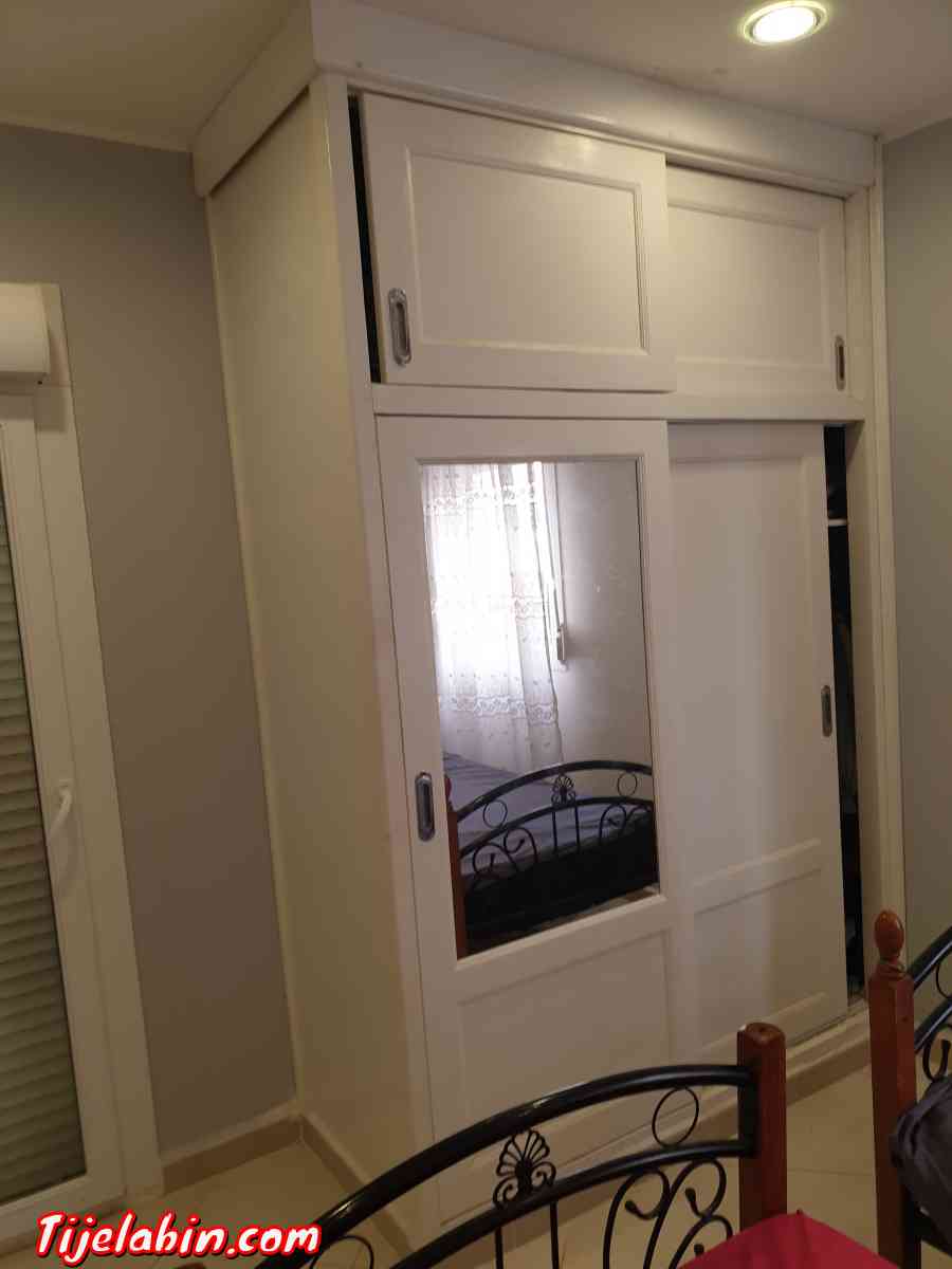 particulier vent appartement F4, 1er étage meublé et équipé