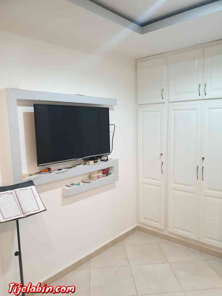 particulier vent appartement F4, 1er étage meublé et équipé