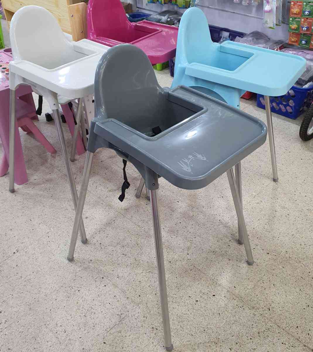 كرسي عالي لطعام الأطفال