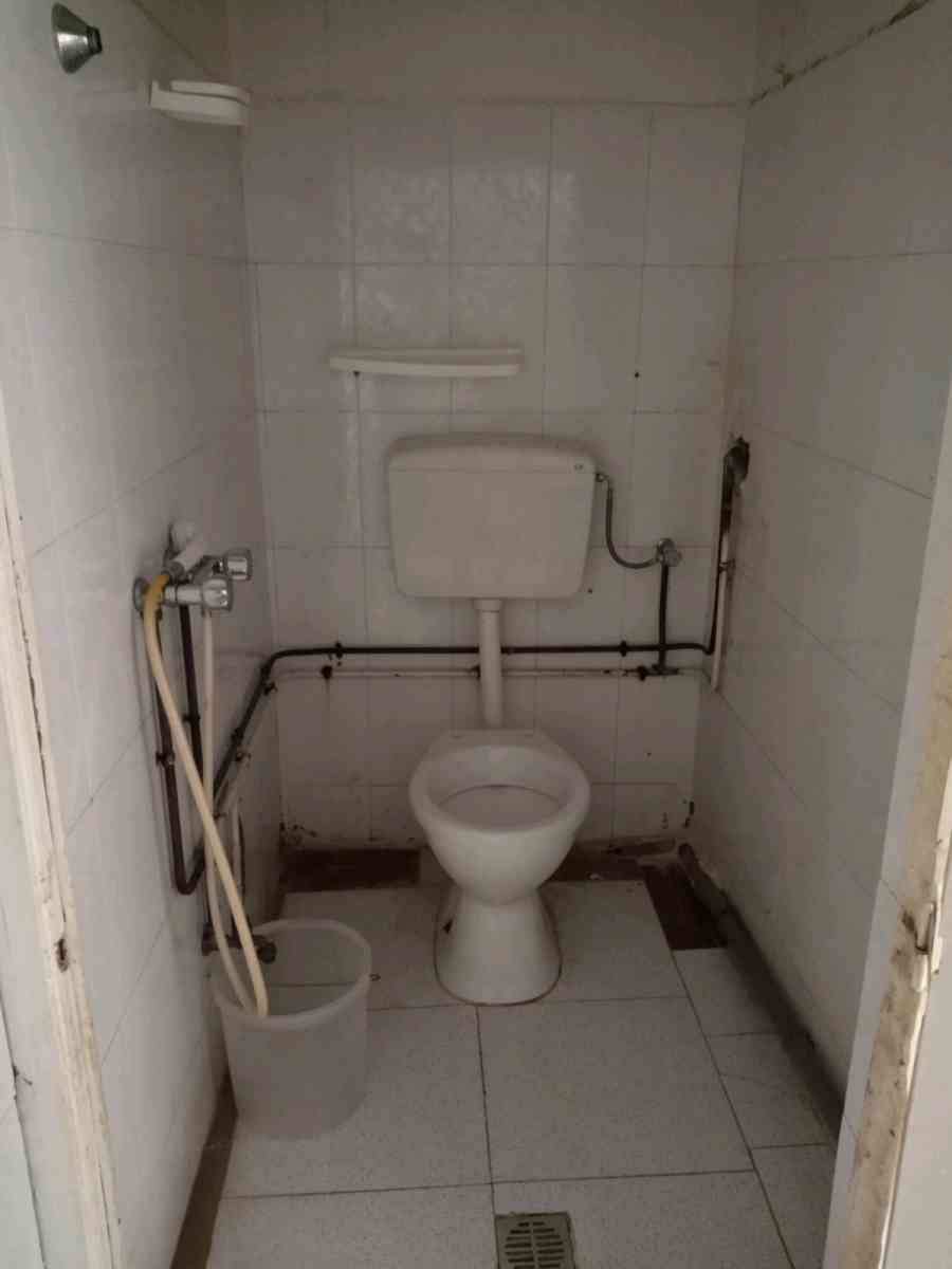 محل للبيع في عين النعجة