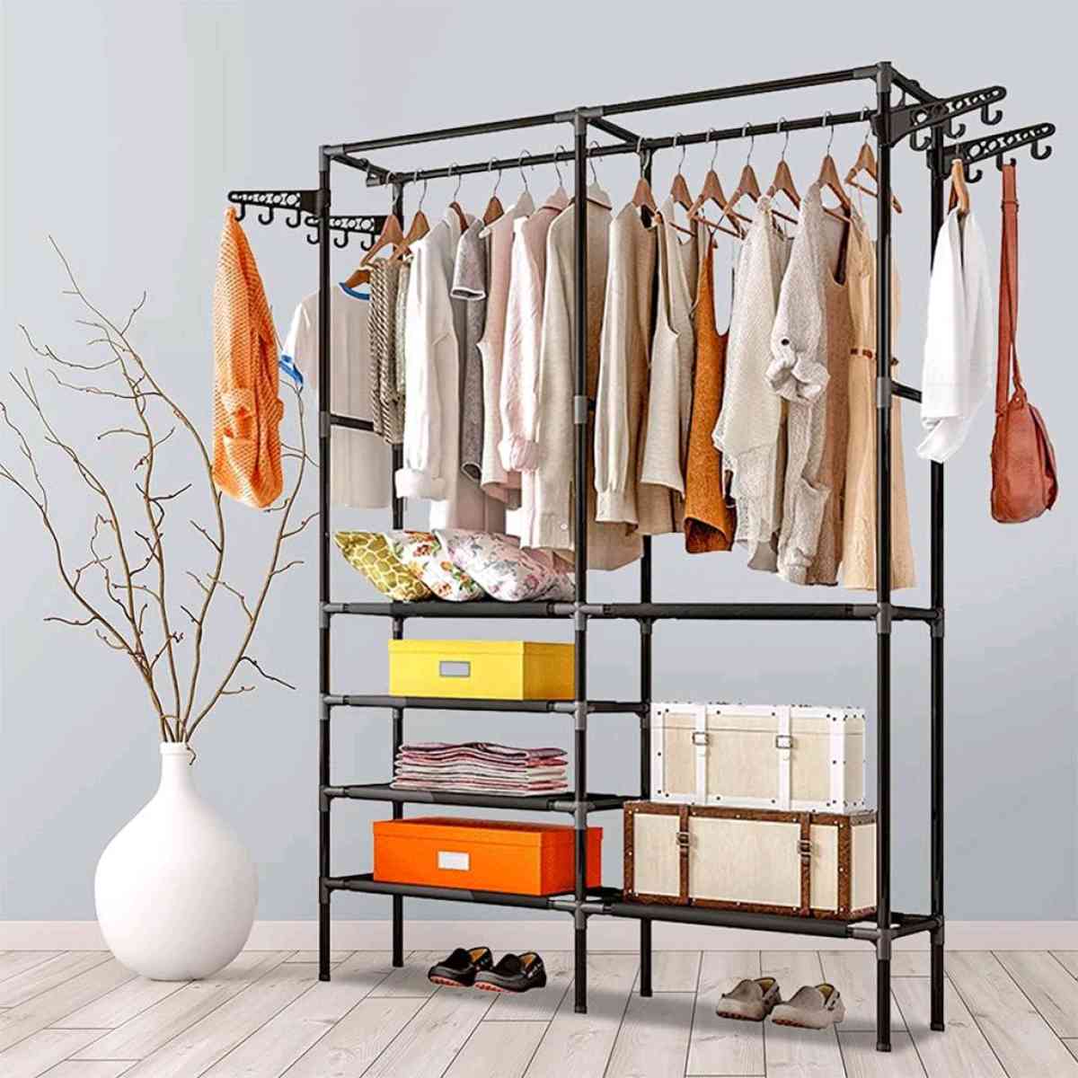 علاقة ملابس