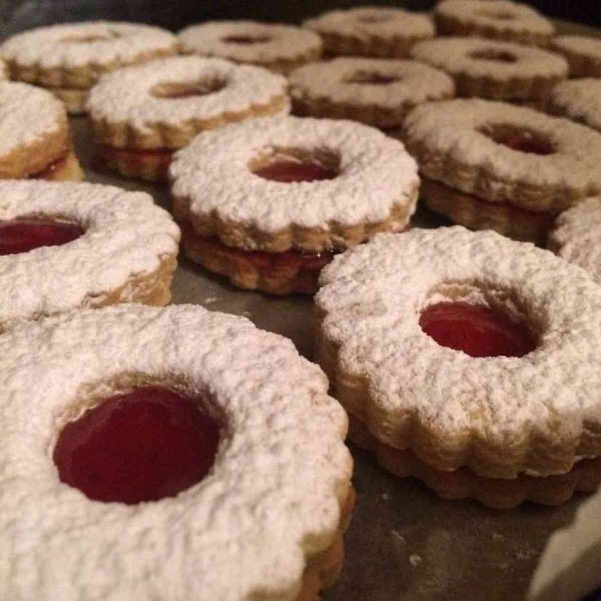 حلويات تقليدية وعصرية  متنوعة