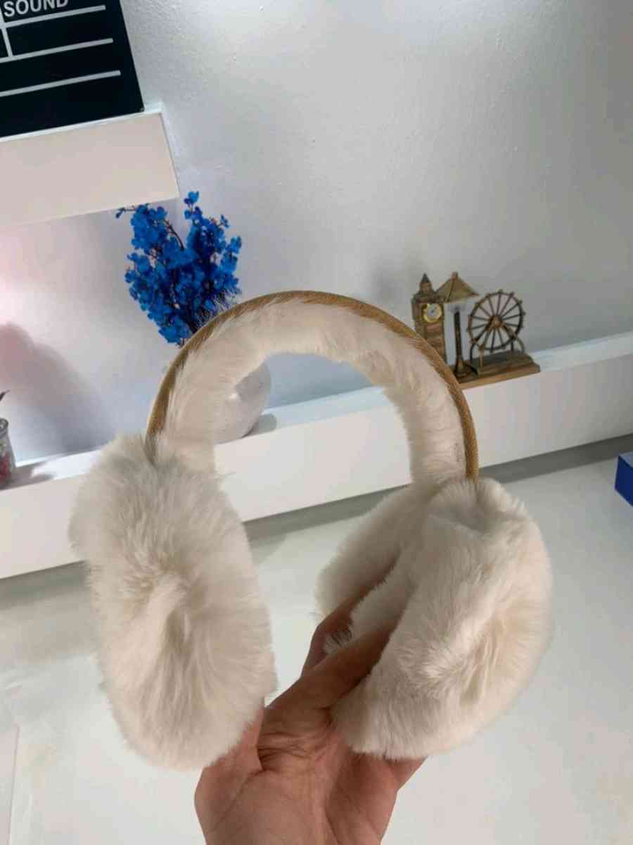 سماعات رأس دافئة