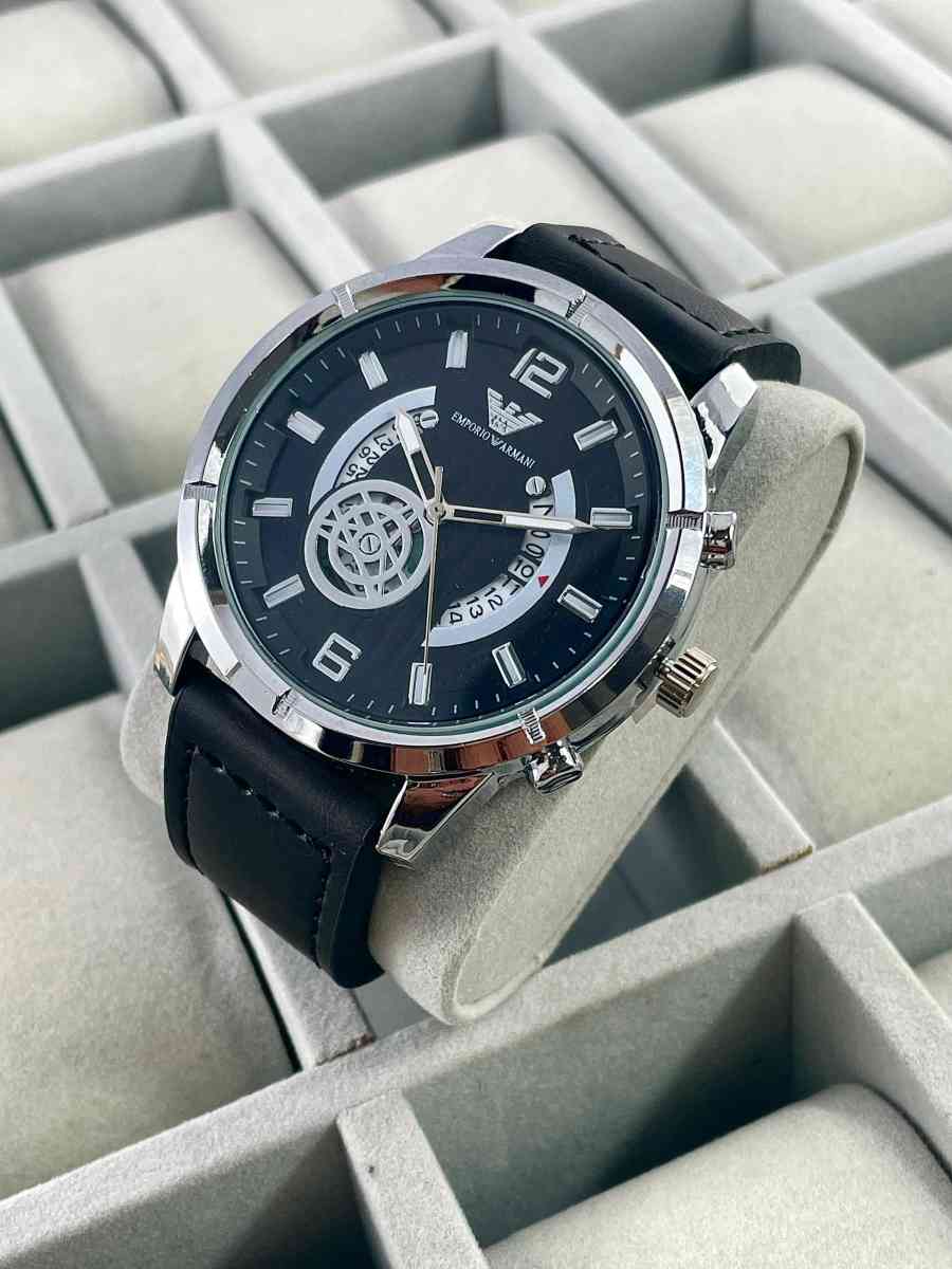 ساعات رجالية مختلفة للبيع