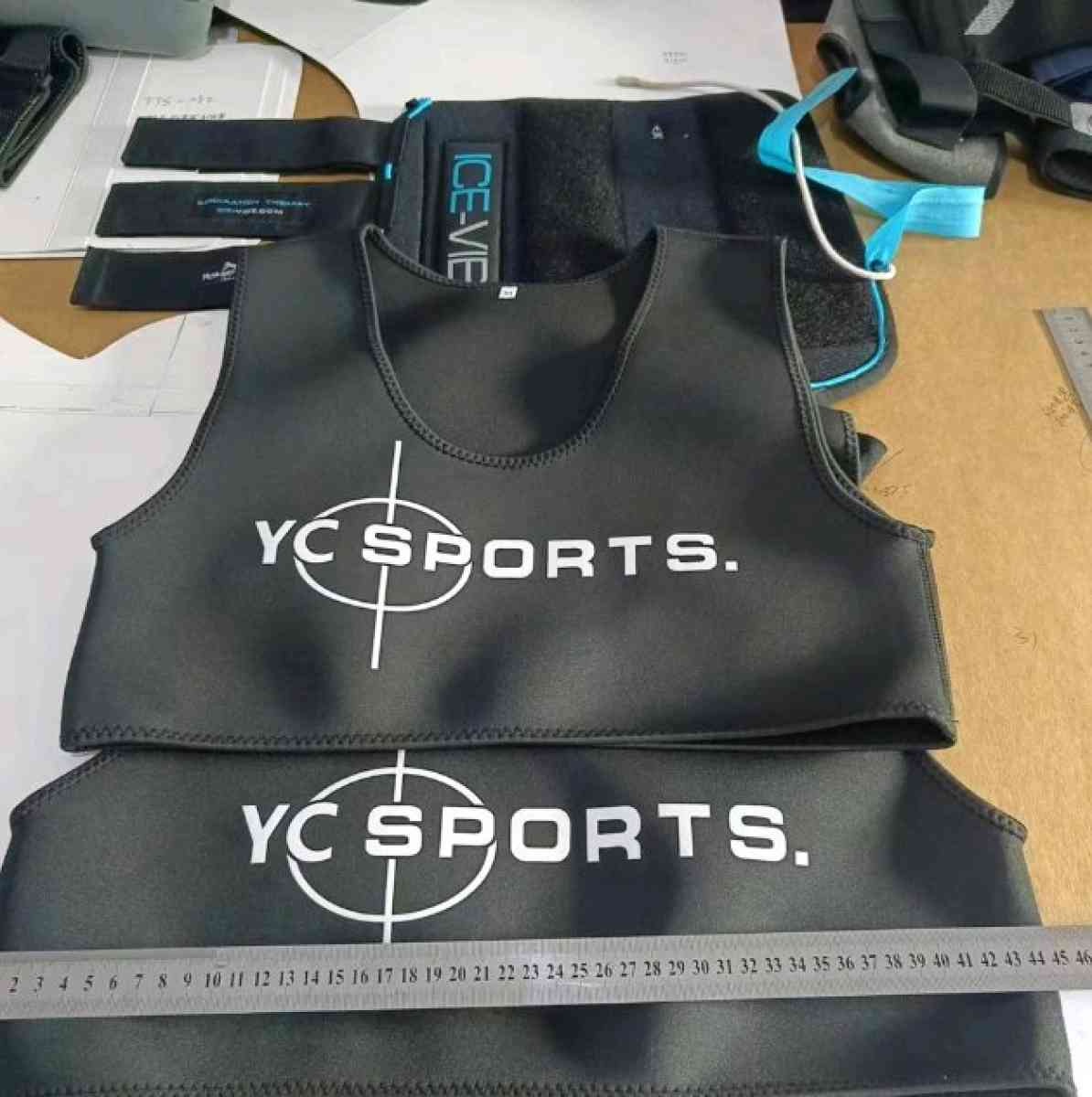 قميص داخلي حراري رياضي لشد الصدر