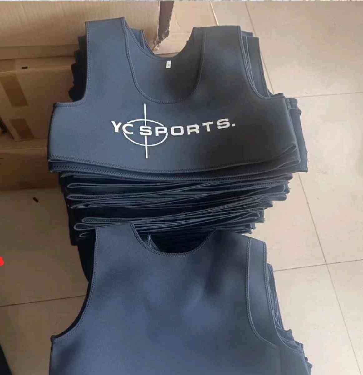 قميص داخلي حراري رياضي لشد الصدر