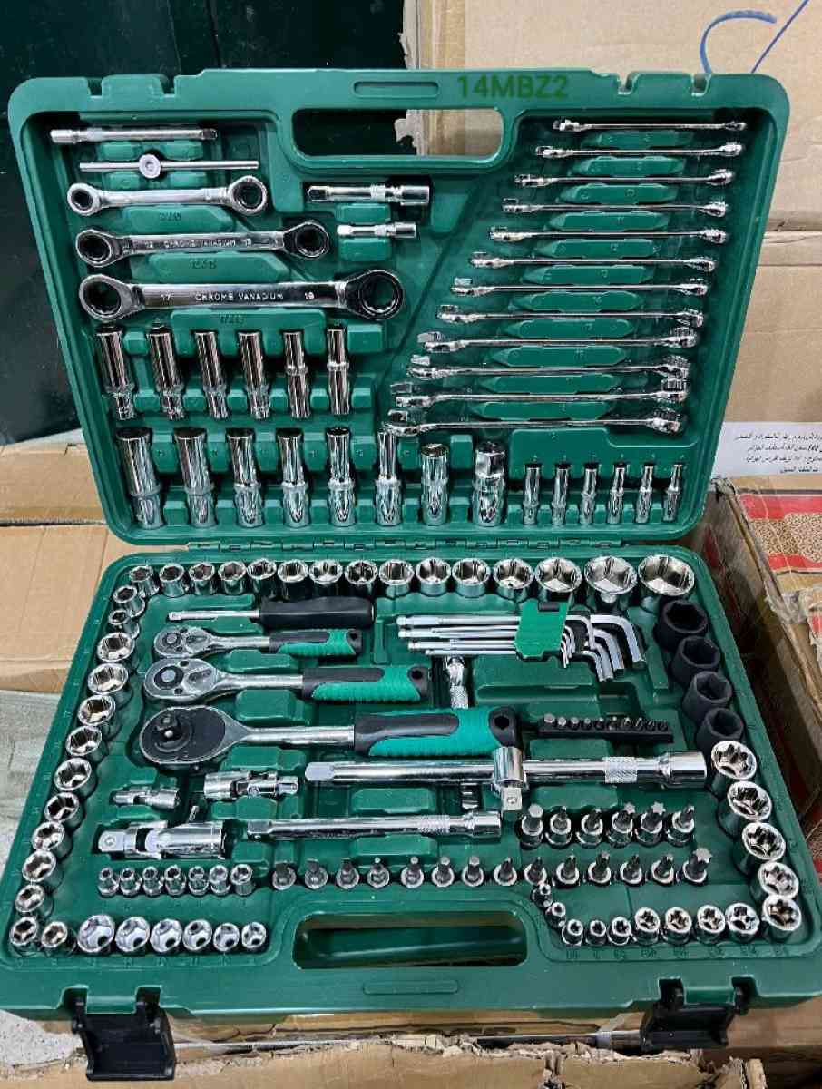 Caisse a outils 151 pieces