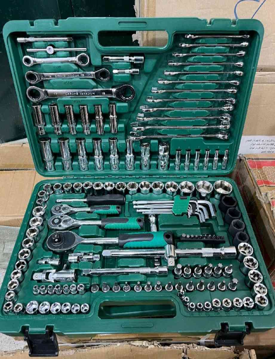 Caisse a outils 151 pieces