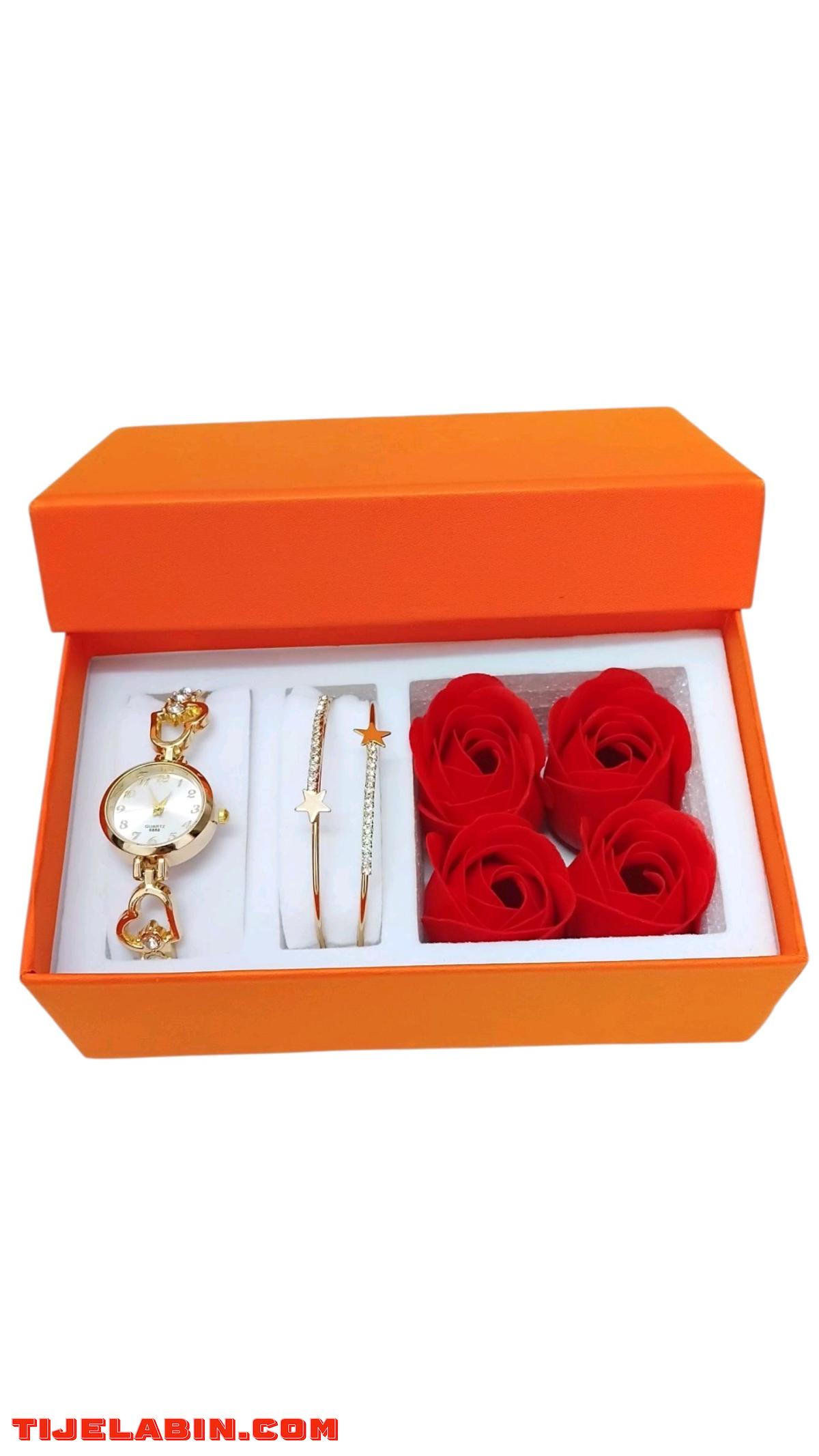 ساعة مع اكسسوارات