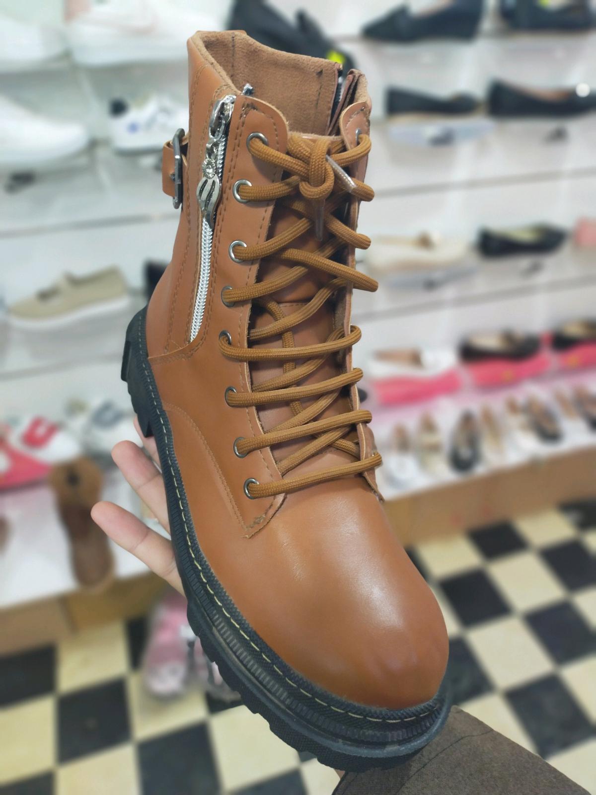 حذاء شتوي نسائي