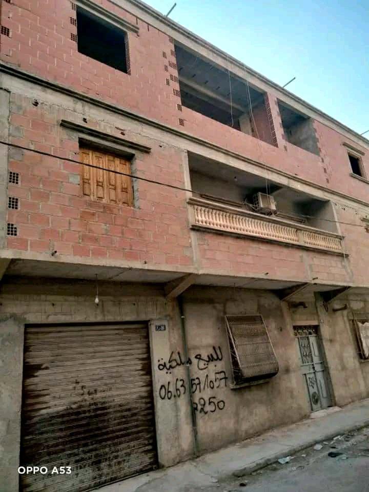 سكن للبيع 250 متر مربع ذو واجهتين