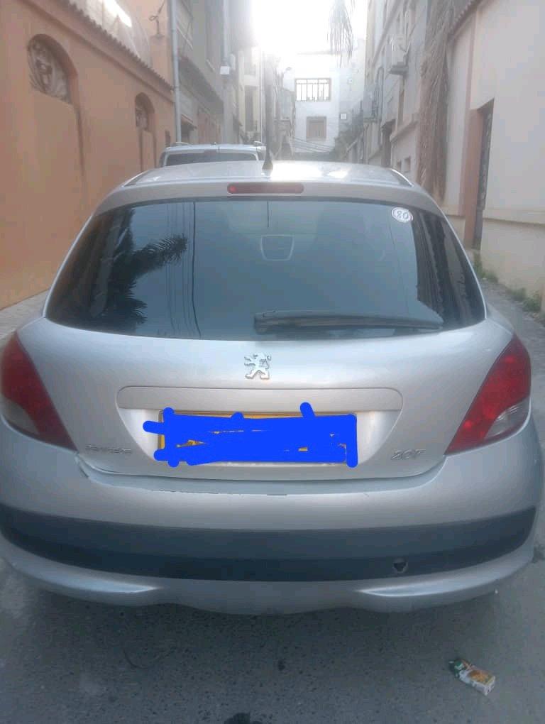 peugeot 207 essence 2012