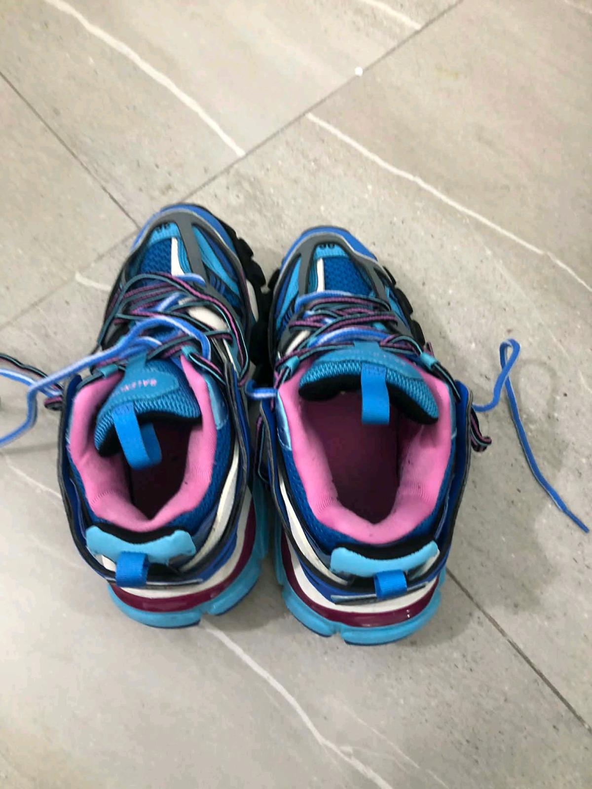 حذاء  Balenciaga Triple S  مقاس 37  حالة جيدة