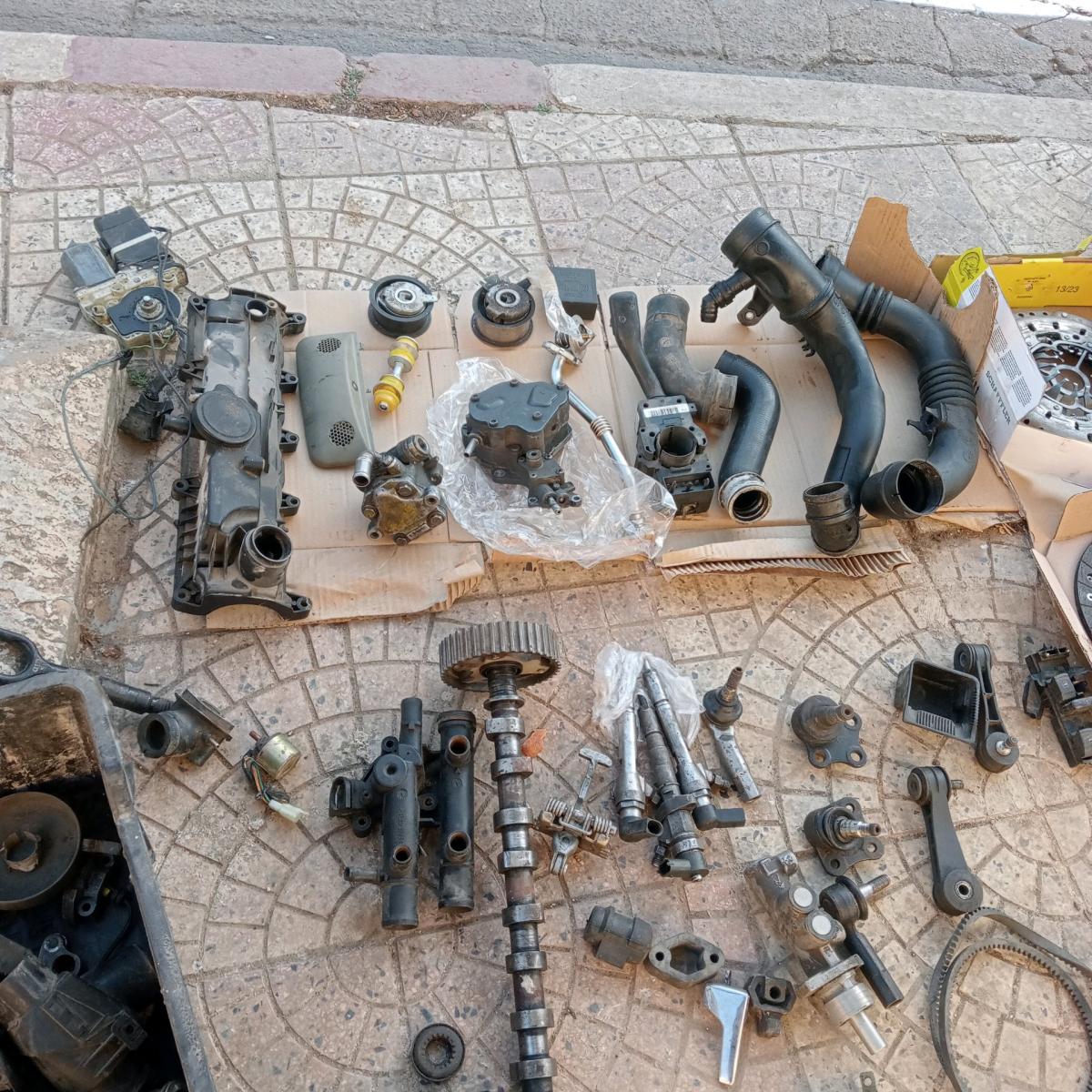 قطع غيار سيارة  قولف4 ورونو