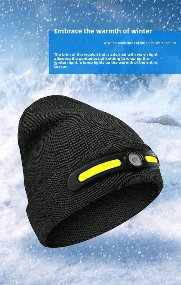 قبعة شتوية مزودة بمصباح أمامي
