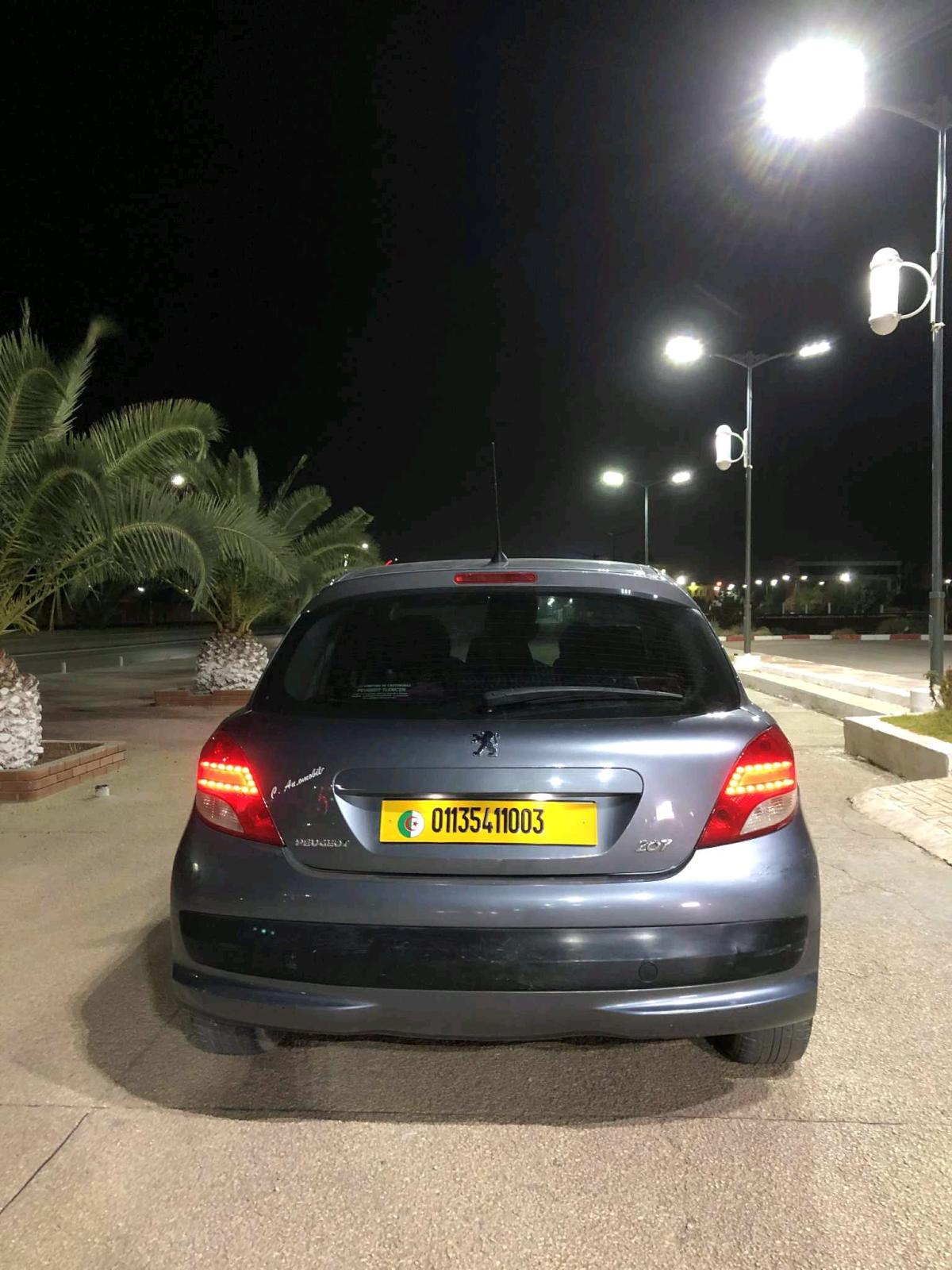 سيارة بيجو 207