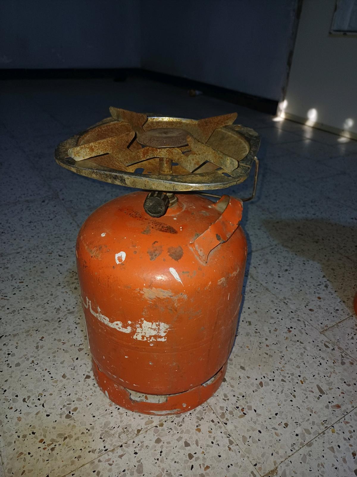 قرعة غاز مع الريشو تاعها