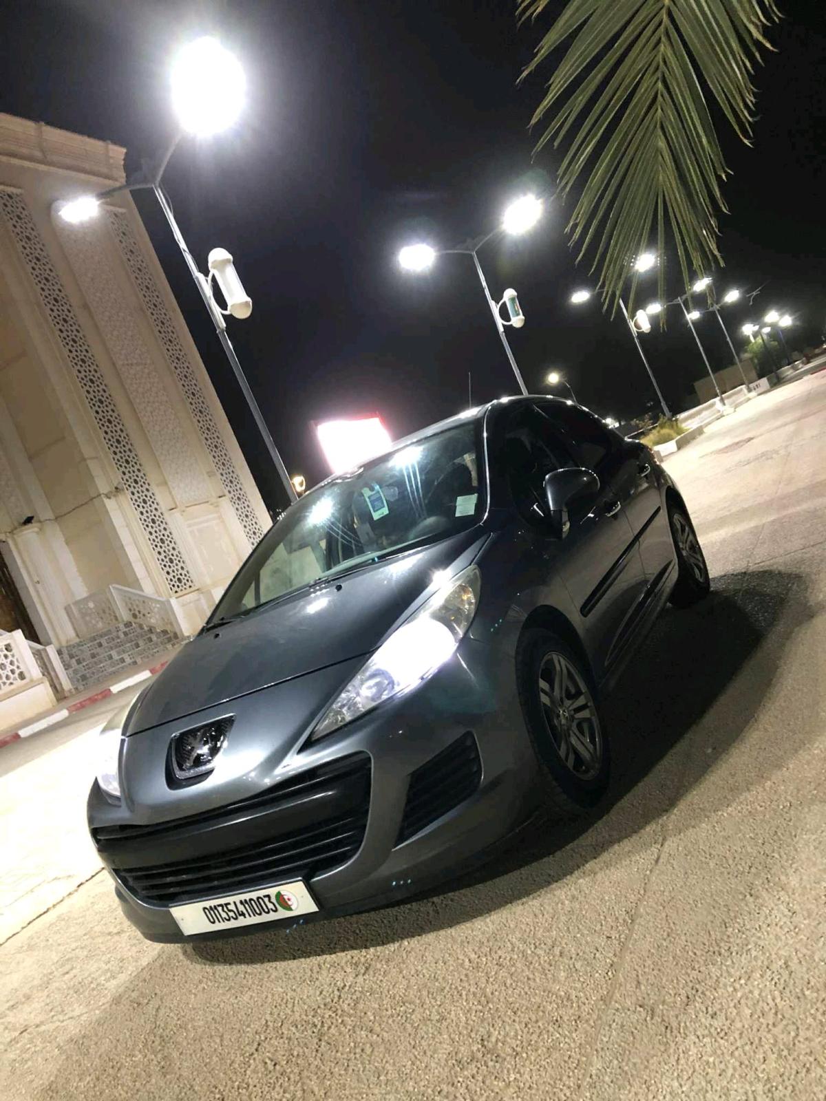 سيارة بيجو 207