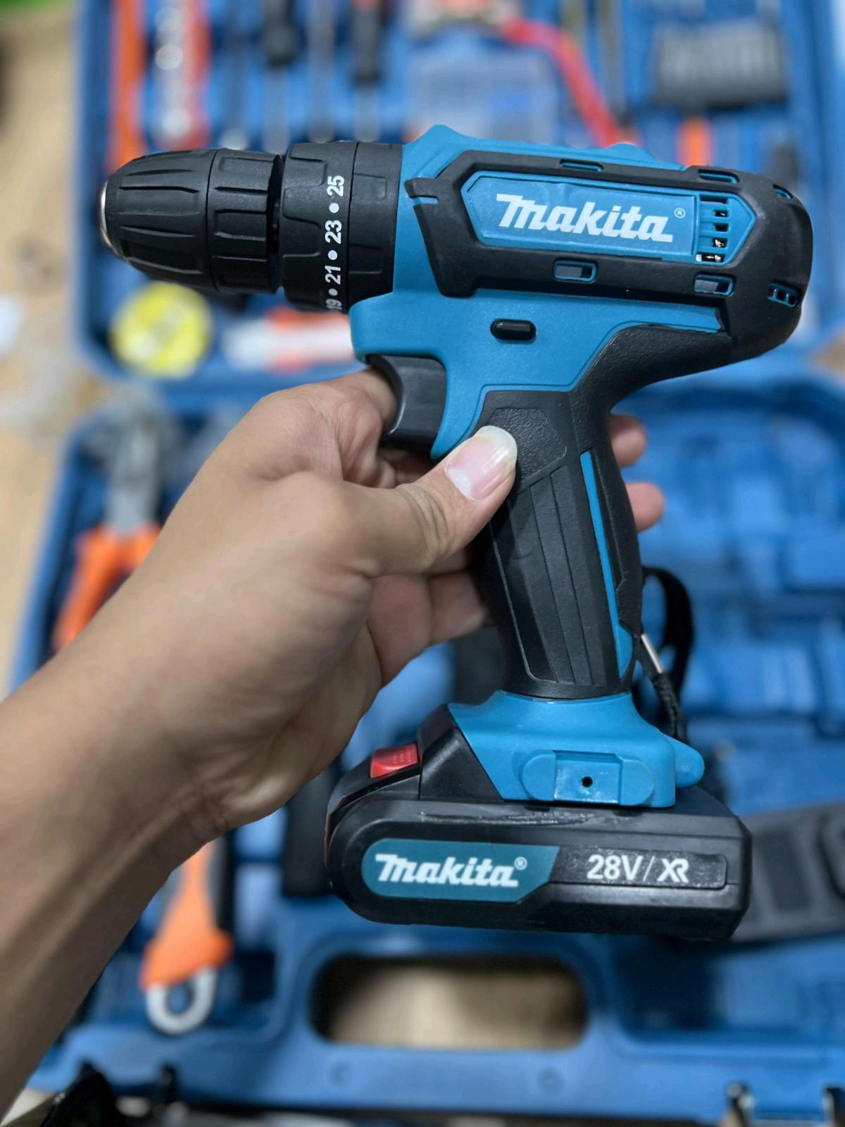 Caisse vissesue makita 28 voltPR