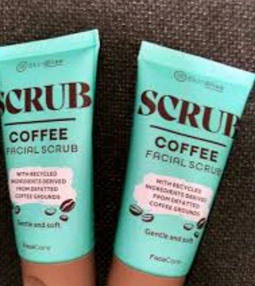 مقشر الوجه والجسم من ماكس مور