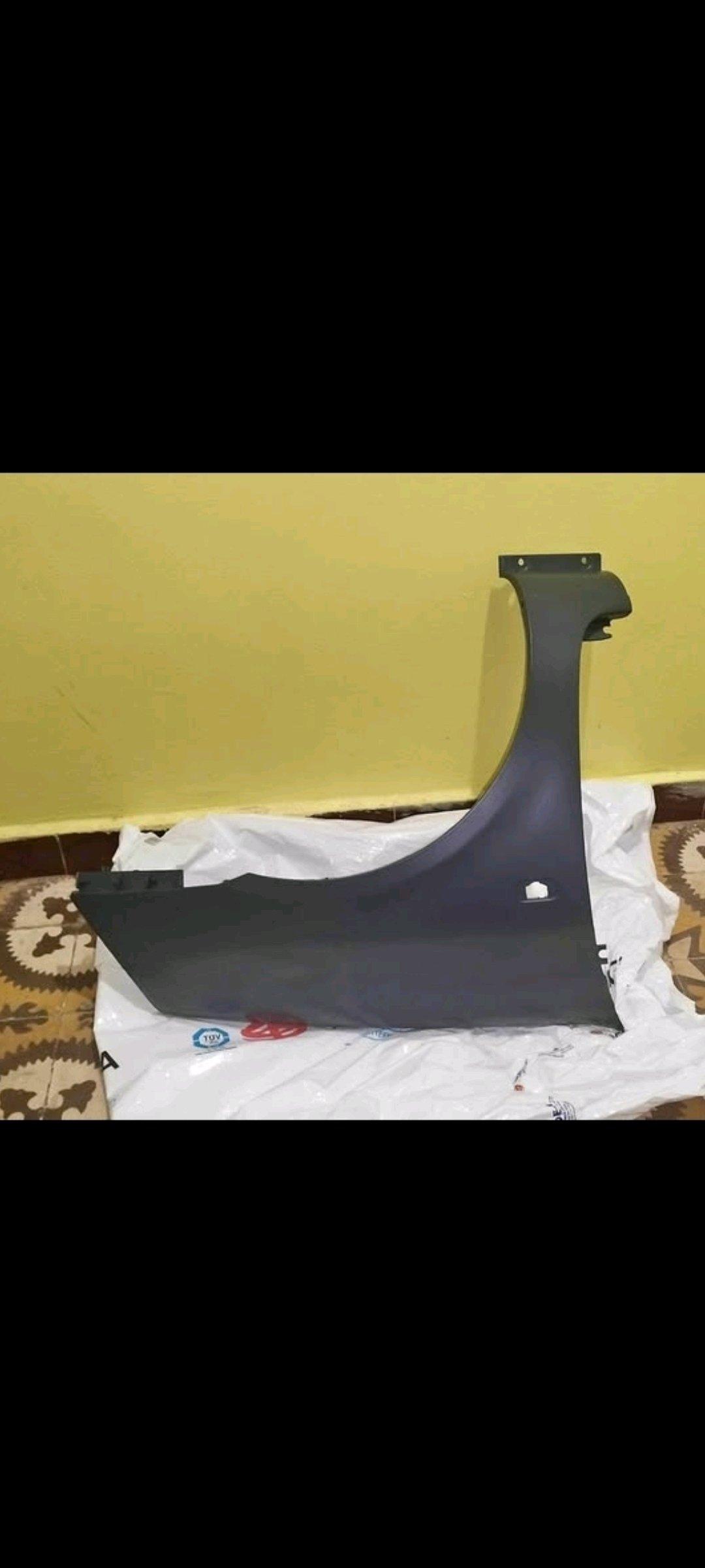 phare et  aile clio compus - Saida, Saida - Tijelabin