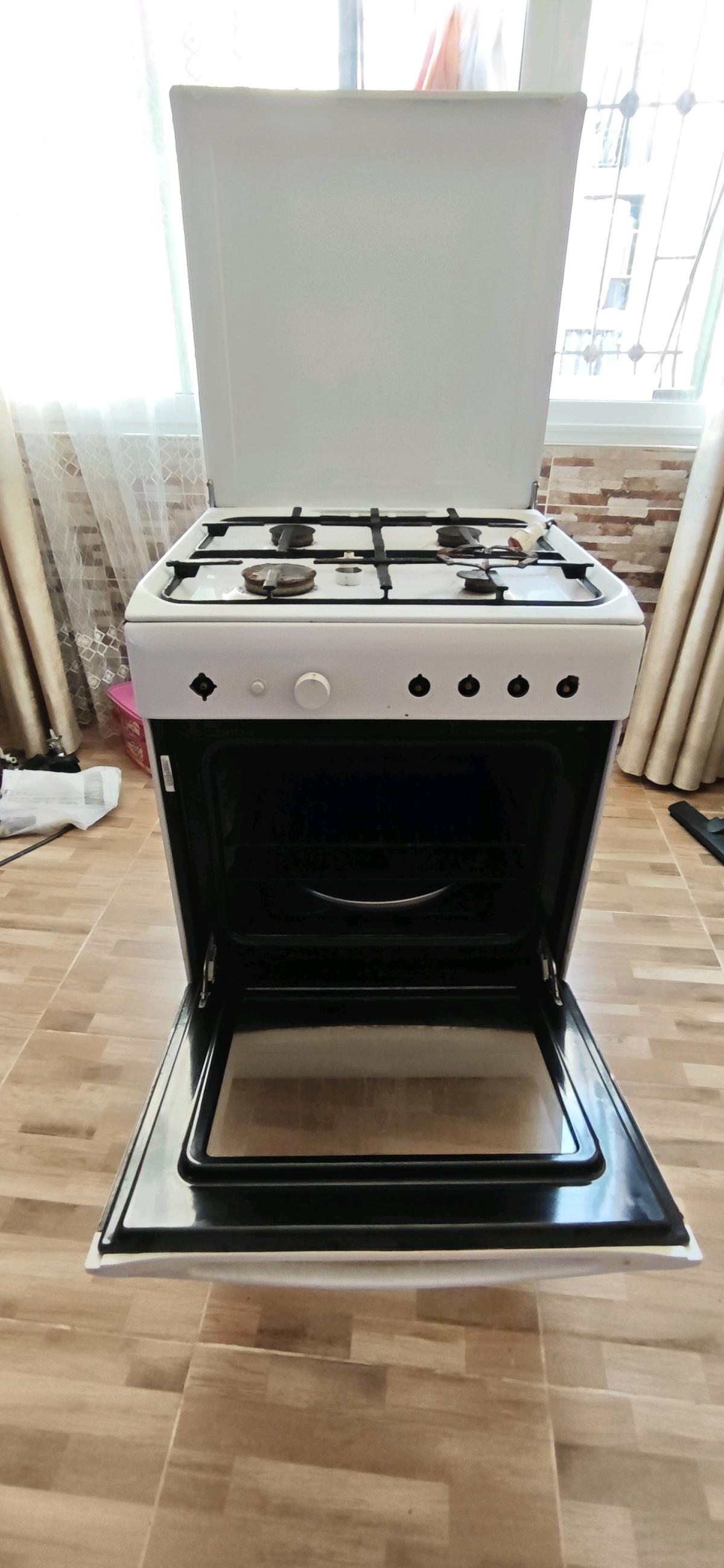 cuisinire Ariston en fonctionnement - Tidjelabine, Boumerdes - Tijelabin
