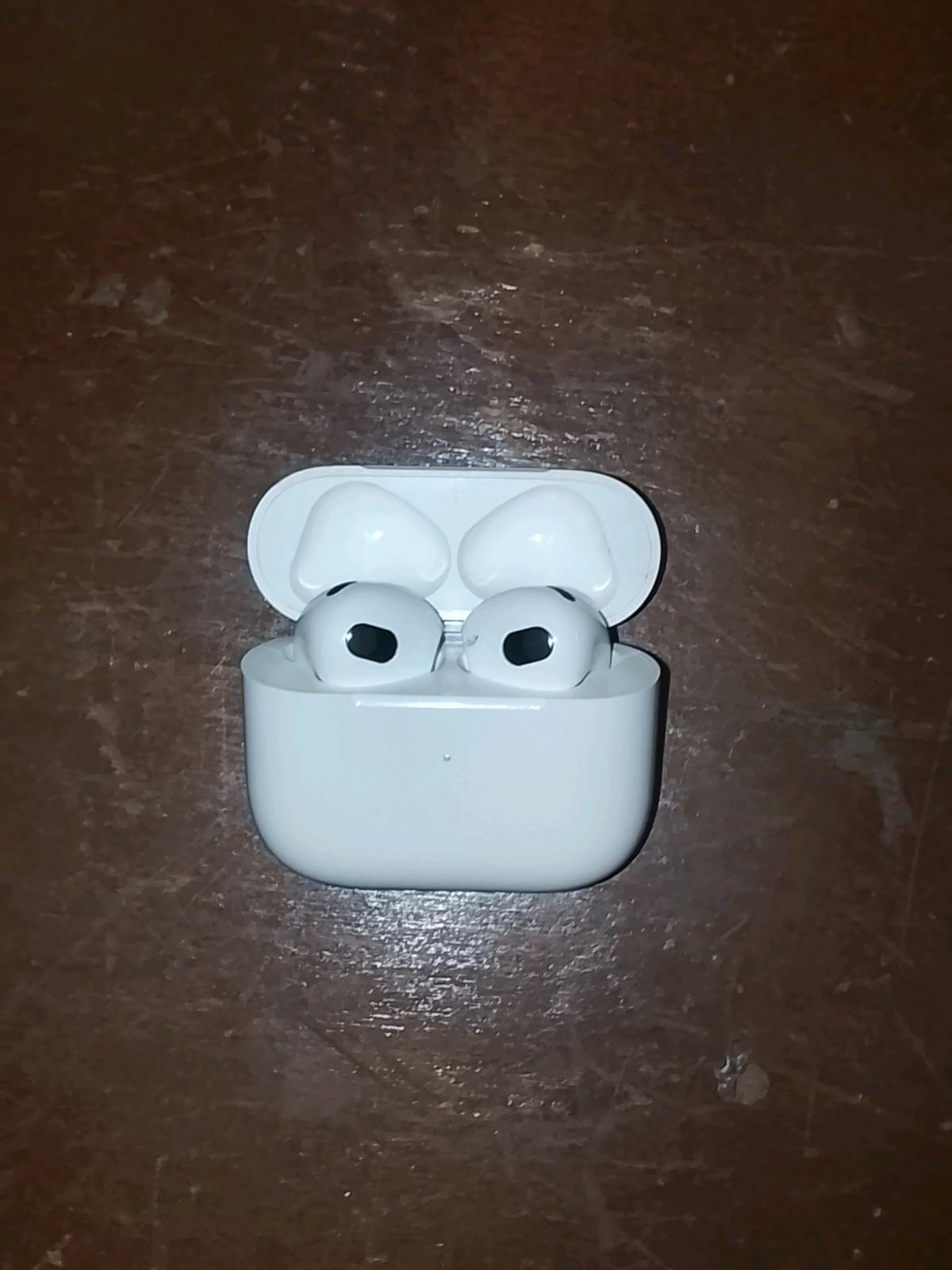 Bluetooth Designed by Appie in California Assembied in USA A - Souidania, Alger - Tijelabin