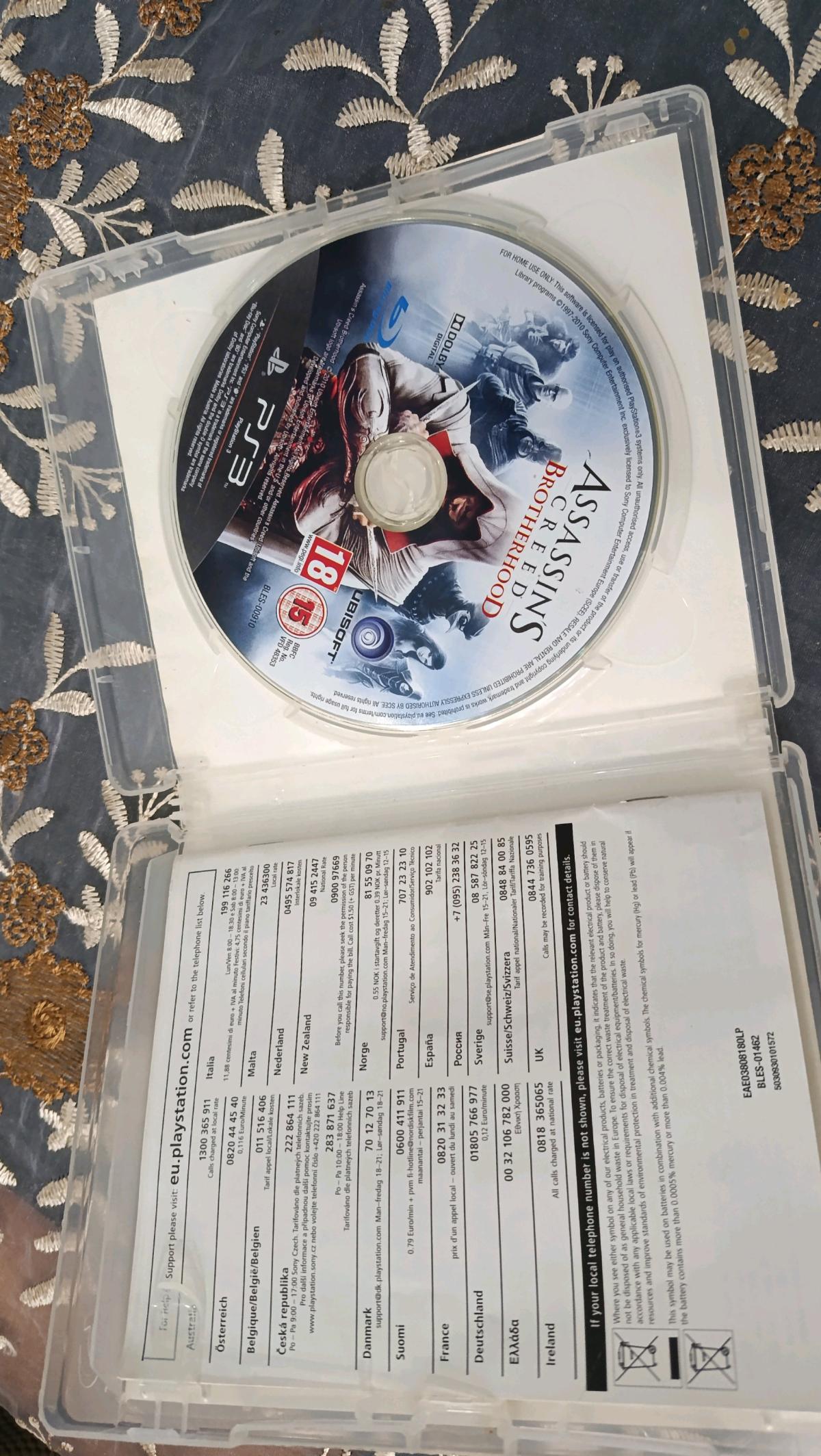 CD PS3 grane turismo assassin Creed Brotherhood UFC 2010 s - Bouira, Bouira - Tijelabin