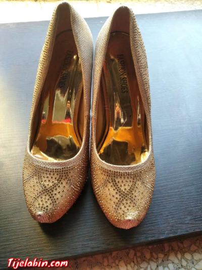 حذاء كعب عالي للعرائس جديد مقاس 40 لون ذهبي - Thumbnail 3