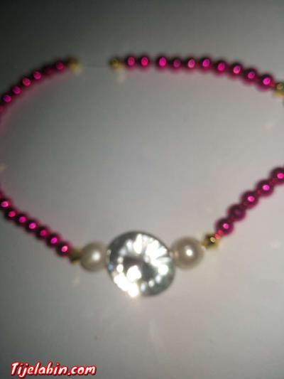 collier de perles avec décoration - Thumbnail 2