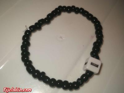 braclet noir avec lettre (I) - Thumbnail 2