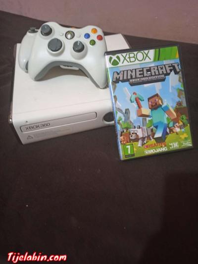Xbox 360 slim - Thumbnail 3