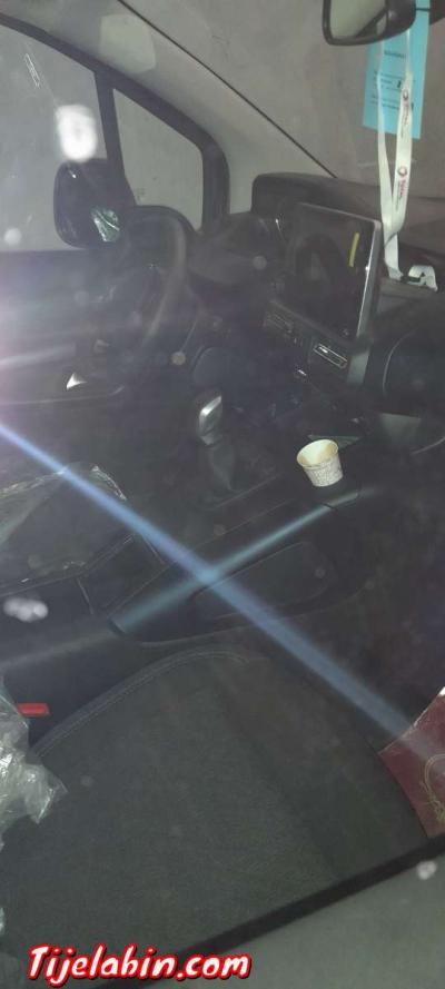 بيجو ريفتر - Thumbnail 5