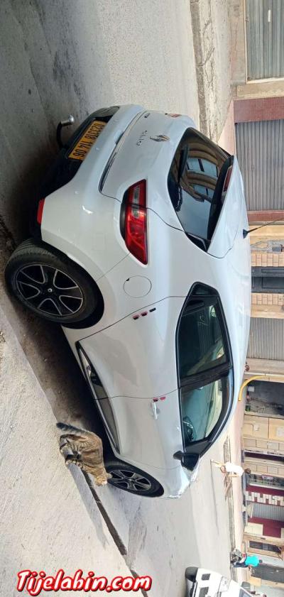 Clio 4 limited année 2014 - Thumbnail 2