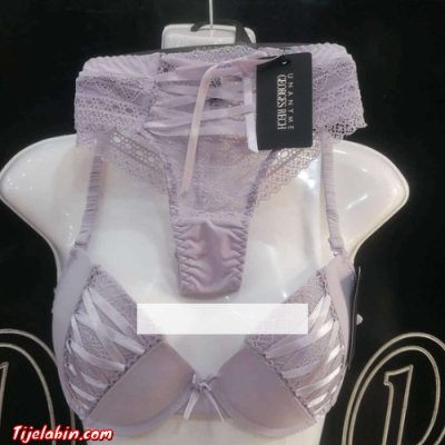 ملابس داخلية فرنسية