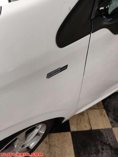 Peugeot 208 - Thumbnail 4