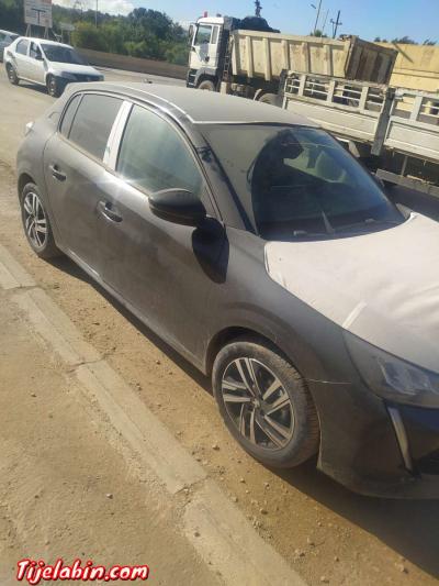 208 2022 00km - Thumbnail 3